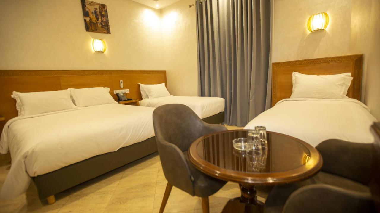 De Paris Hotel 3*